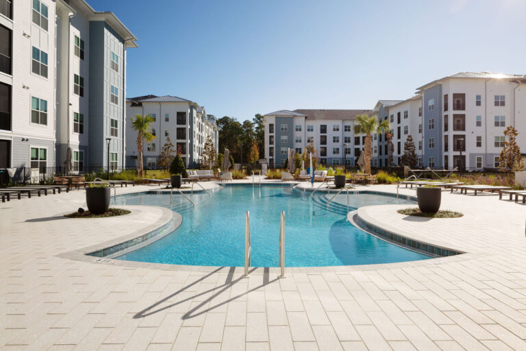 Arcadia 331 pool view